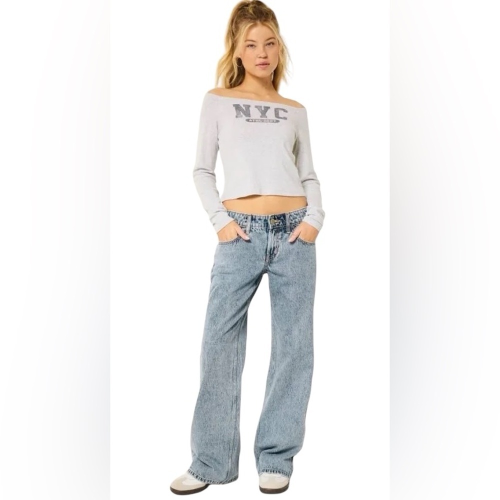 Hollister Low-Rise Medium Wash Baggy Jeans 25X31” Med Wash 100% Cotton Wide Leg